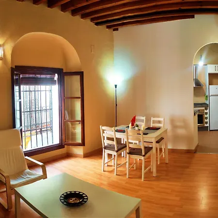 Familiar Juramento Appartement *